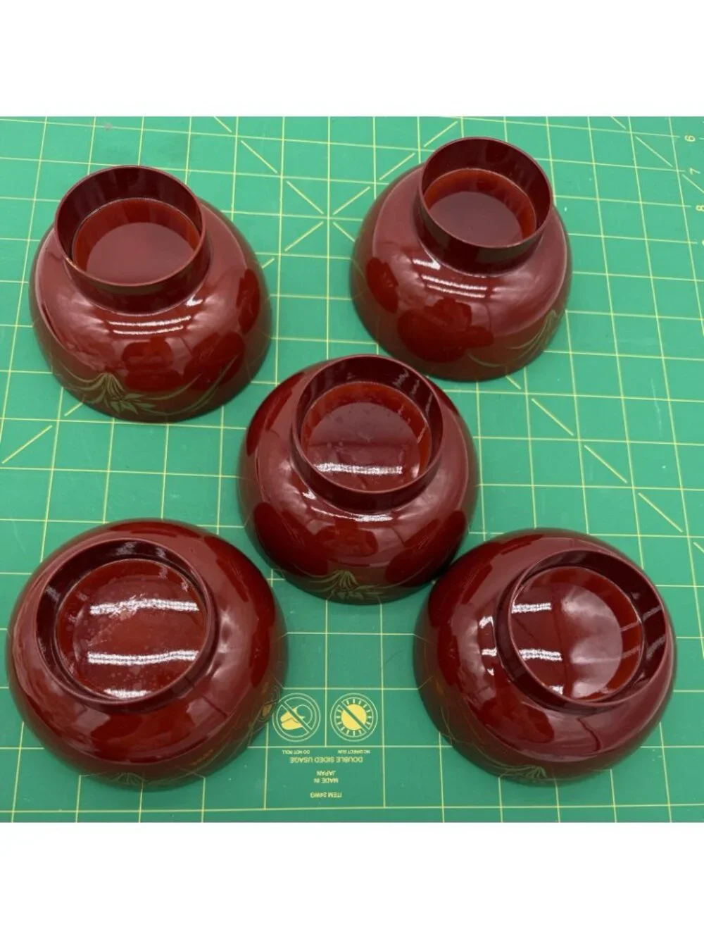 5 Vintage Japanese Gold Gilt Floral Pattern Red Lacquer Rice Miso Bowls READ